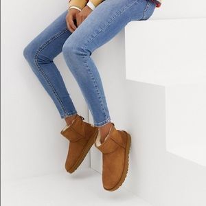 UGG Classic Mini II Chestnut Boots Size 8W!